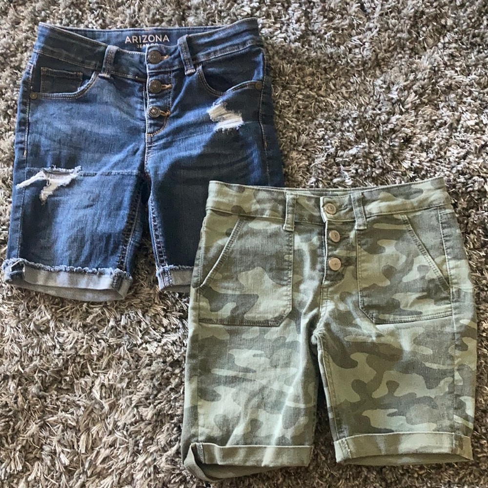 A pair of girls Bermuda shorts